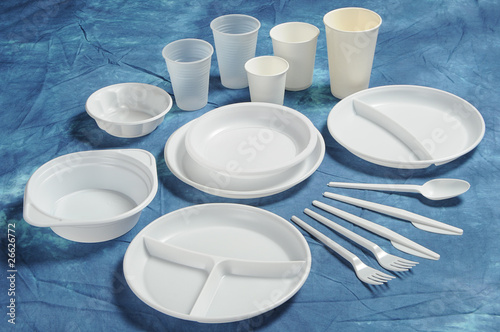 set of units of disposable tableware
