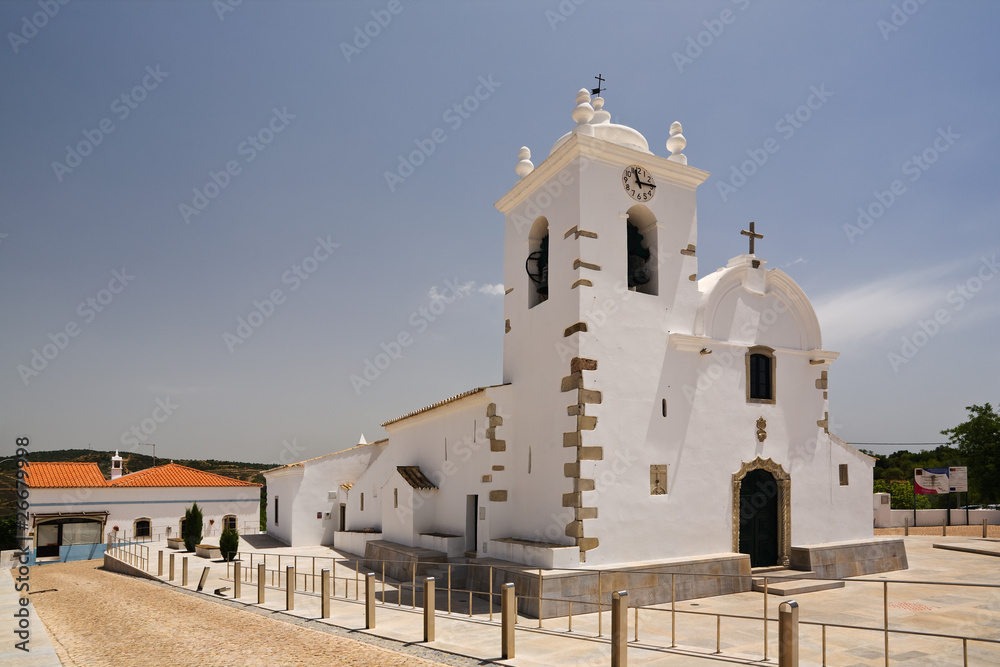 Obraz premium Iglesia en Querença. Portugal