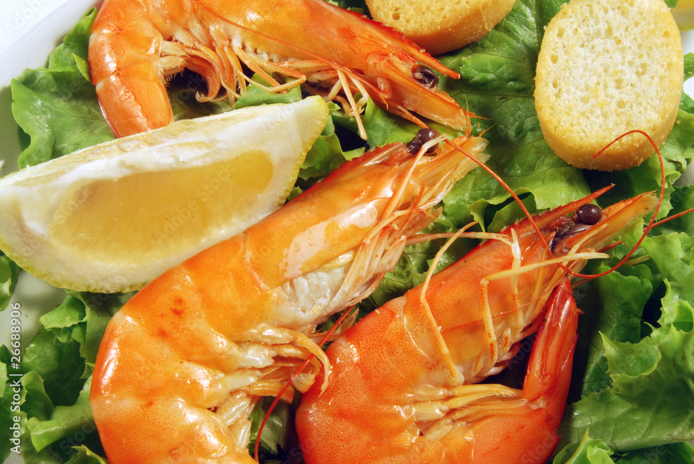 Foto Stock Antipasto di mazzancolle con crostini 003 Adobe Stock