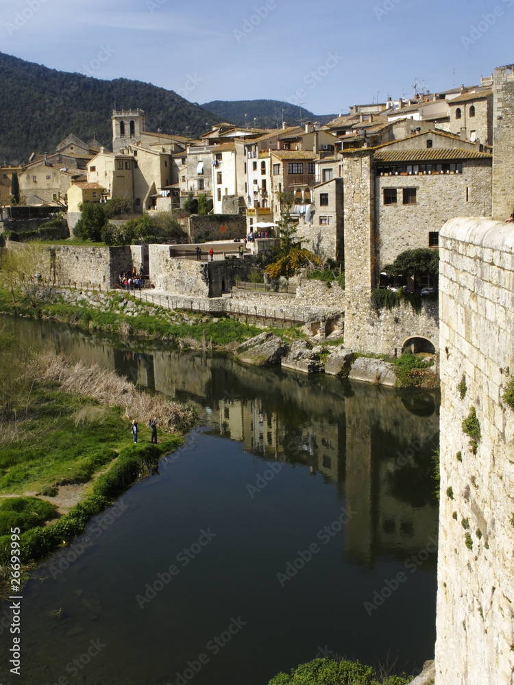 vista de Besalu en Gerona, España