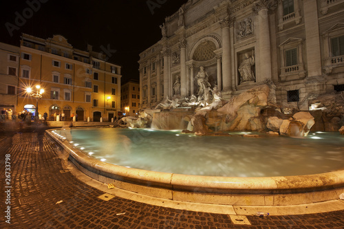 Fontana di Trevi di notte, Roma