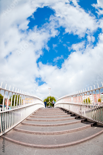Ha'penny bridge dublin
