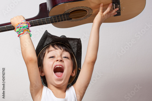 babino tiene chitarra in alto photo