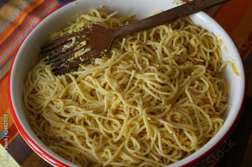 spaghetti alla carbonara casalinghi photo