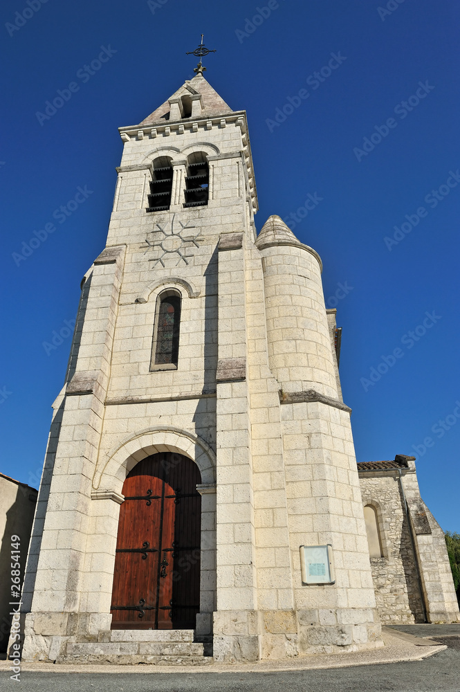 petite église dans le Sud de la France