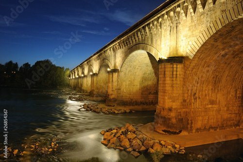 Le pont-canal de la ville d'Agen
