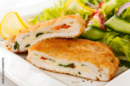 Stuffed turkey fillet and vegetable salad