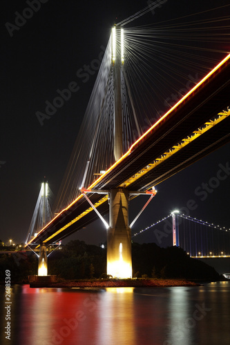 Fototapeta Naklejka Na Ścianę i Meble -  Ting Kau Bridge at night