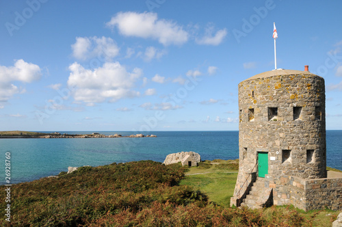 Cuadro en lienzo Martello Tower on coast at L’Ancresse Bay, Guernsey