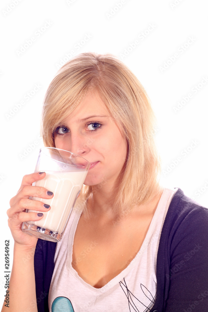 Mädchen trinkt Milch Mädchen trinkt Milch