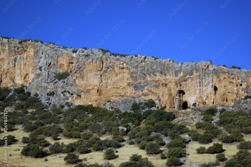 Fototapeta premium Cuevas en montaña