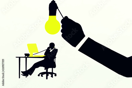Ideas(empresaria iluminada por una idea) fondo blanco