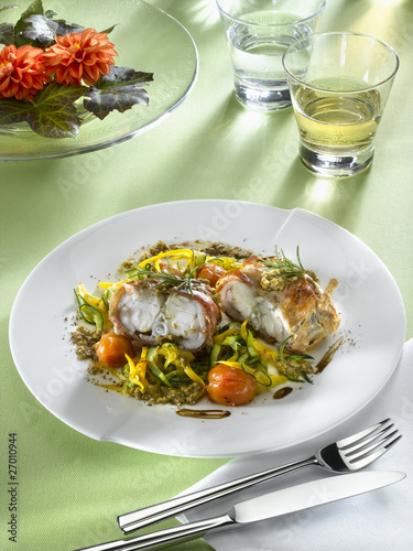 Photos queue de lotte à  la sauce aux olives et légumes