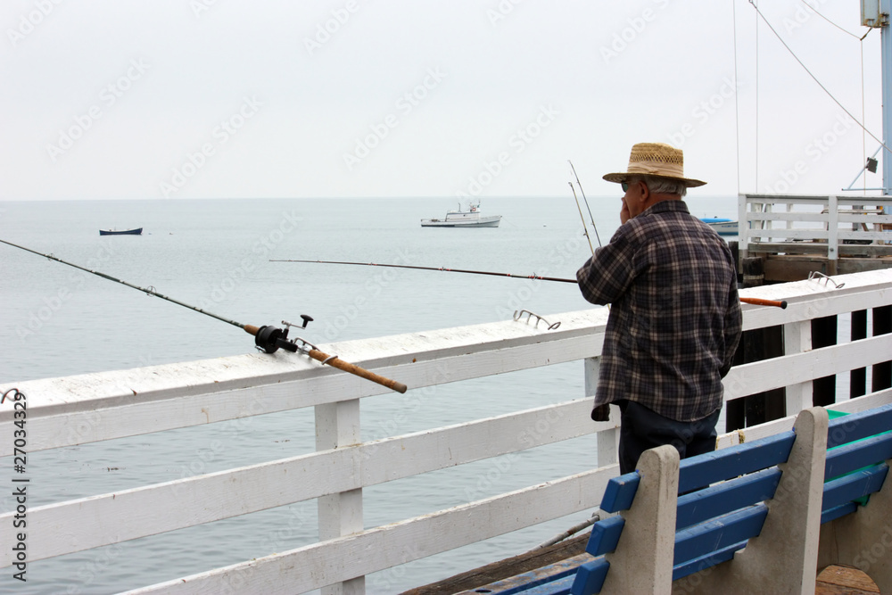 A pesca sul molo di Malibu