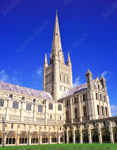 Norwich Cathedral © nixoncreative