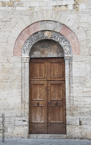 Wooden portal. © Mi.Ti.