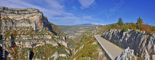 les gorges de la Nesque et le Mont-Ventoux
