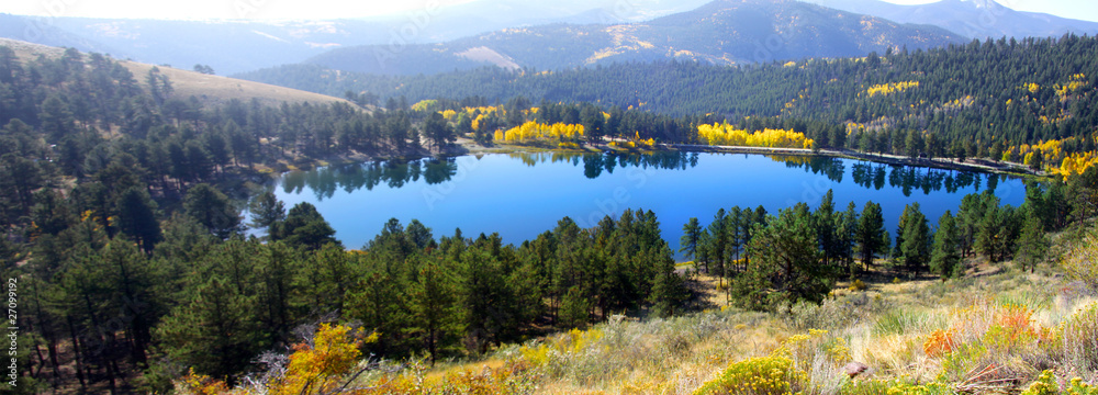 Obraz premium O Haver lake near Poncha springs in Colorado