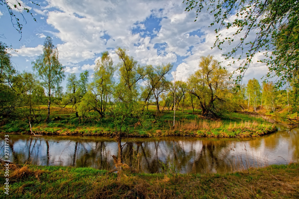 Fototapeta premium Early autumn rural landscape with river