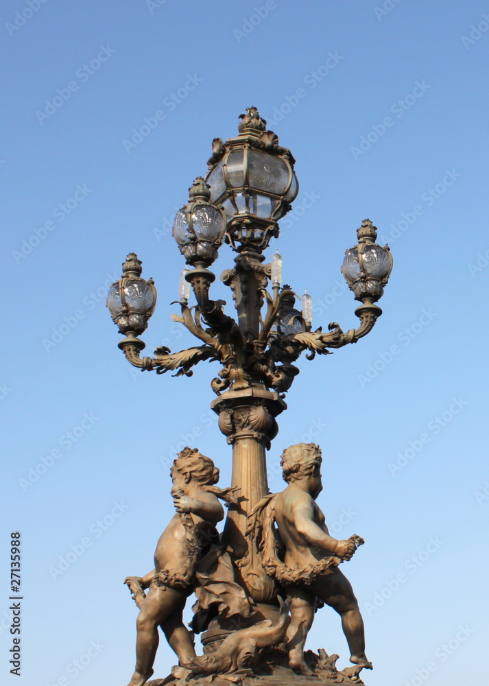 Candélabre du pont Alexandre-III à Paris