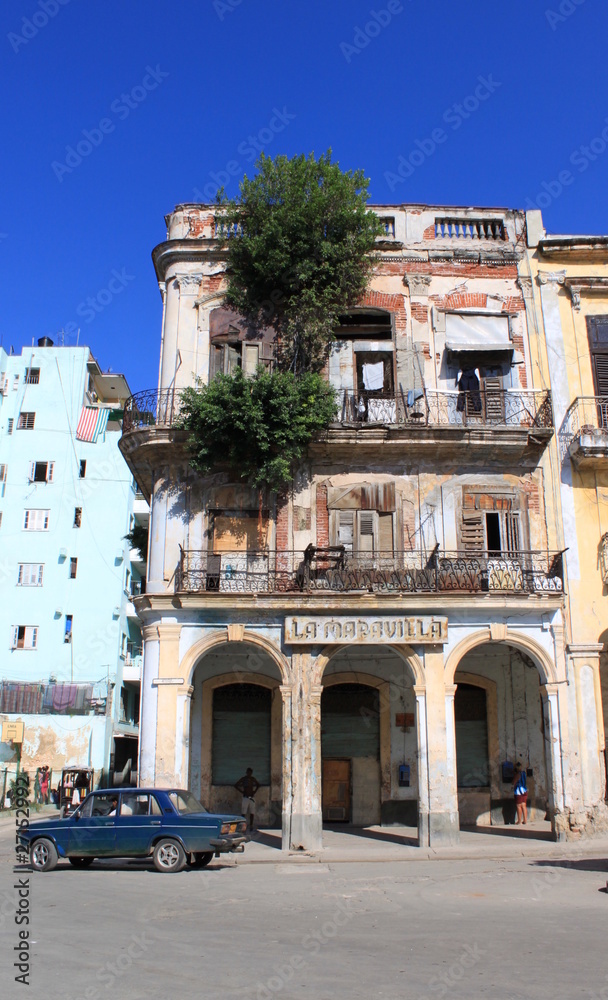 Immeuble délabré d'une rue de la Havane
