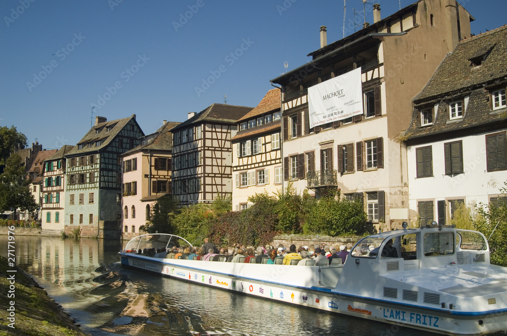 Touristenboot in Straßburg