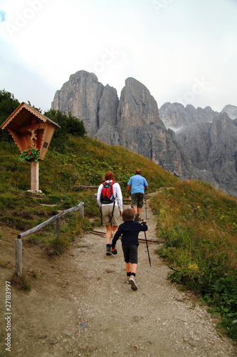 Hiking trail to reach Pisciadù refuge from Gardena pass photo