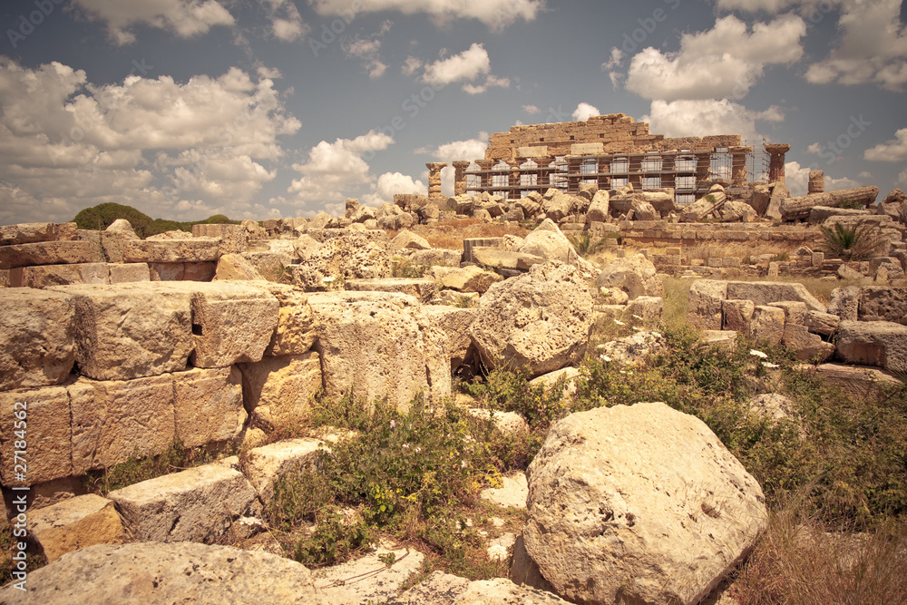 Greek temple in Selinunte Greek temple in Selinunte