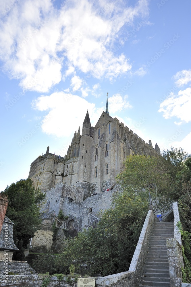 Façade sud de l'abbaye du  Mont-Saint-Michel