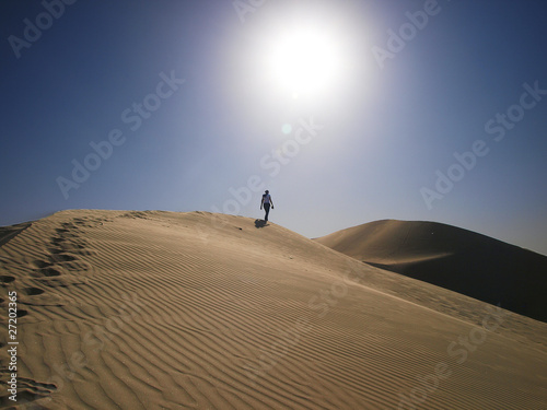 Einsamer Läufer in der Wüster