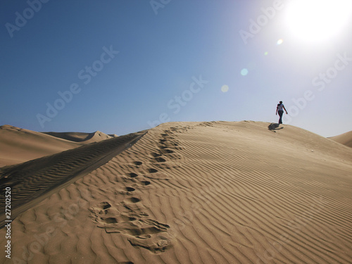 Läufer in der Wüste - Einsam