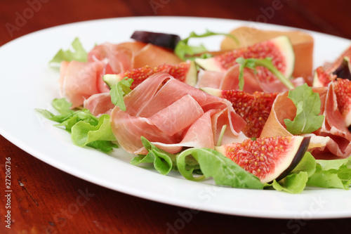 Prosciutto and fig salad