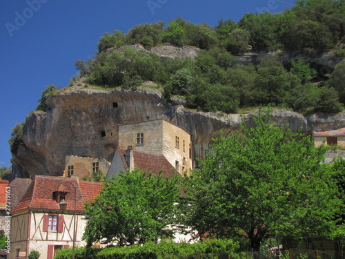 Fototapeta Naklejka Na Ścianę i Meble -  Les Eyzies-de-Tayac ; Vallée de la Vézère ; Périgord Noir