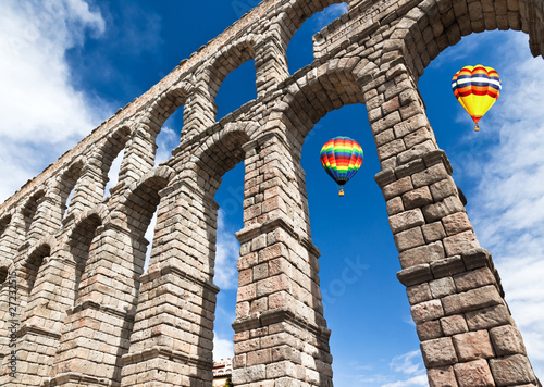 Fototapet The ancient aqueduct in Segovia