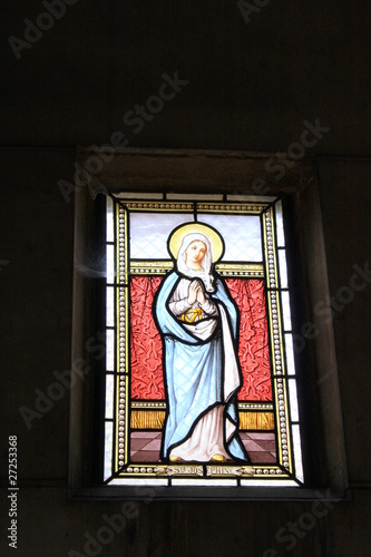 Wallpaper Mural Sainte Marie sur un vitrail d'un caveau du cimetière du Montparnasse à Paris Torontodigital.ca