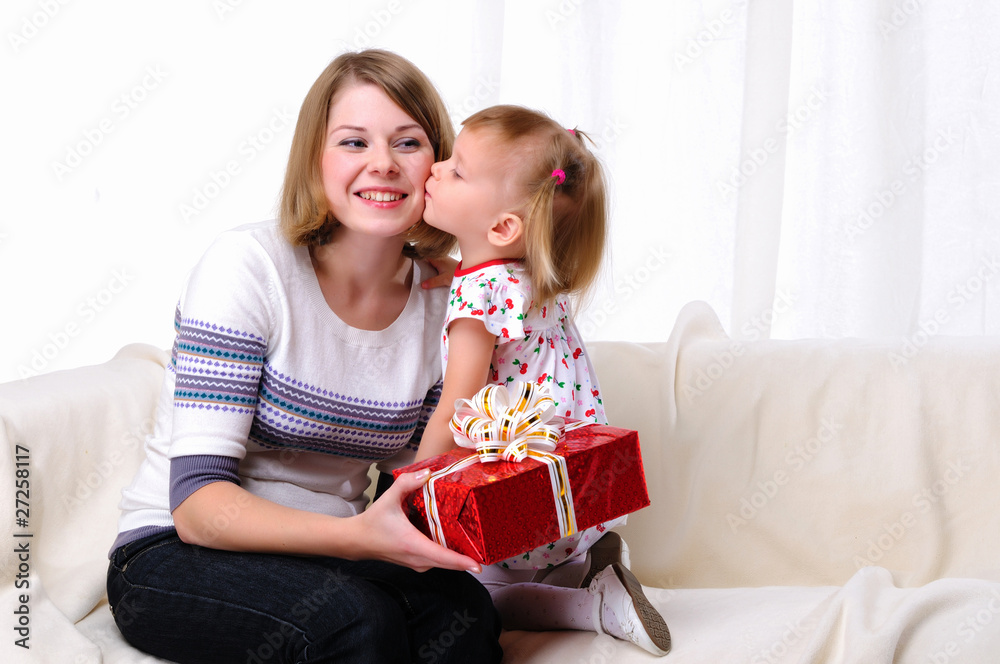 Mom gives daughter gift Mom gives daughter gift