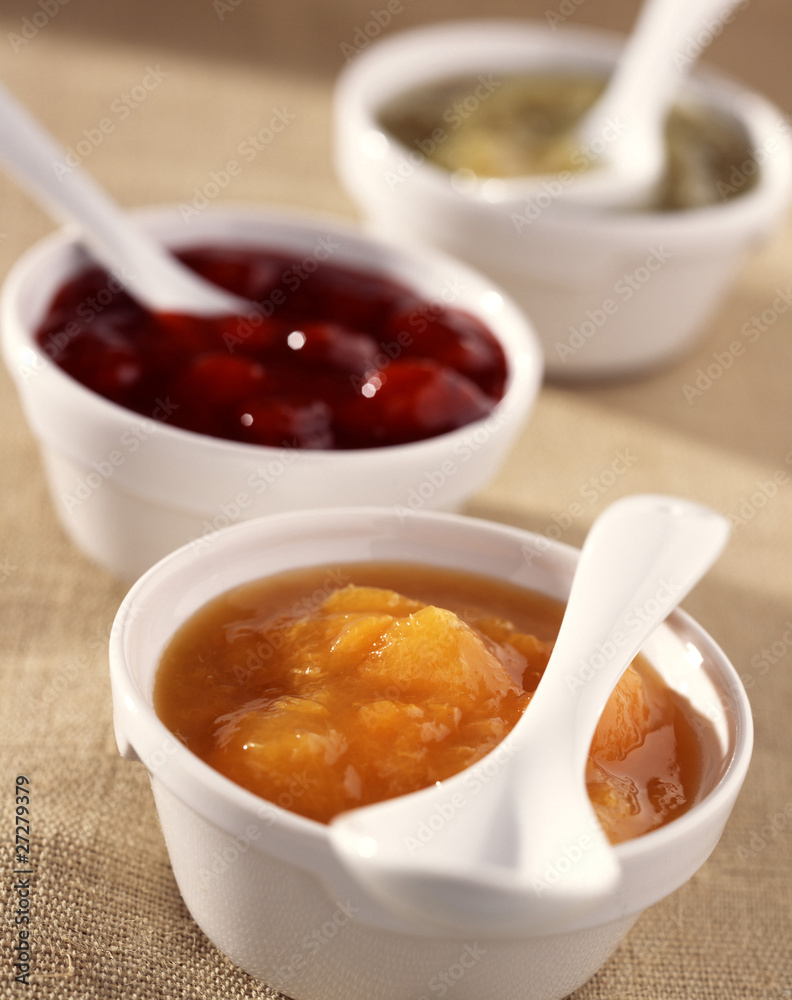 Compotes : pêche, fraise et rhubarbe 