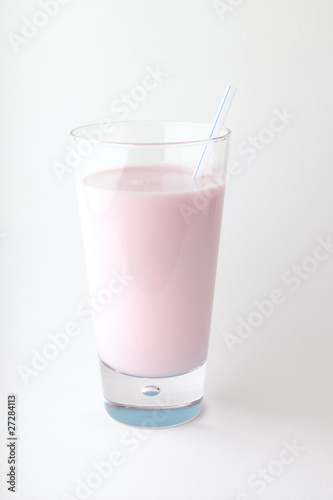 Verre de lait fraise