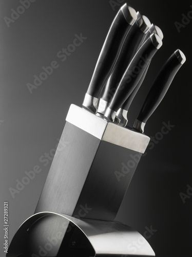 Tablou pe pânză Couteaux de cuisine dans leur socle