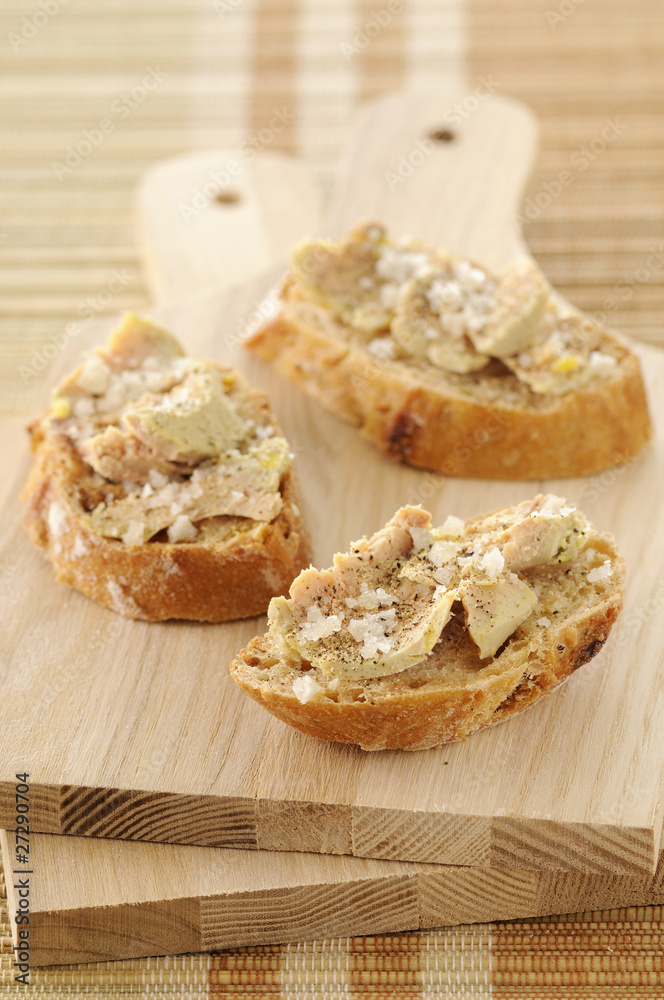 Tartines de foie gras frais