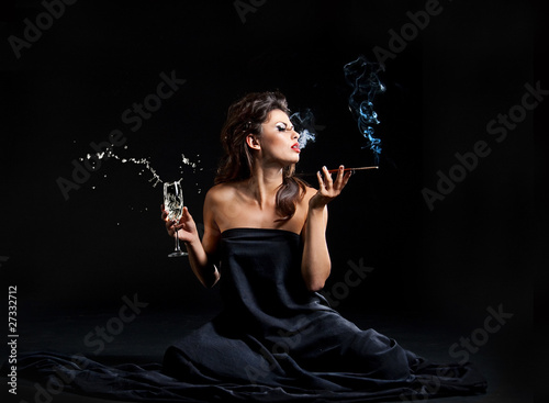 Photography Glamour women with champagne