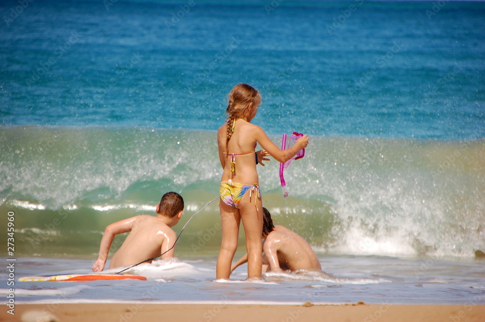 Fototapeta premium Les enfants à la plage