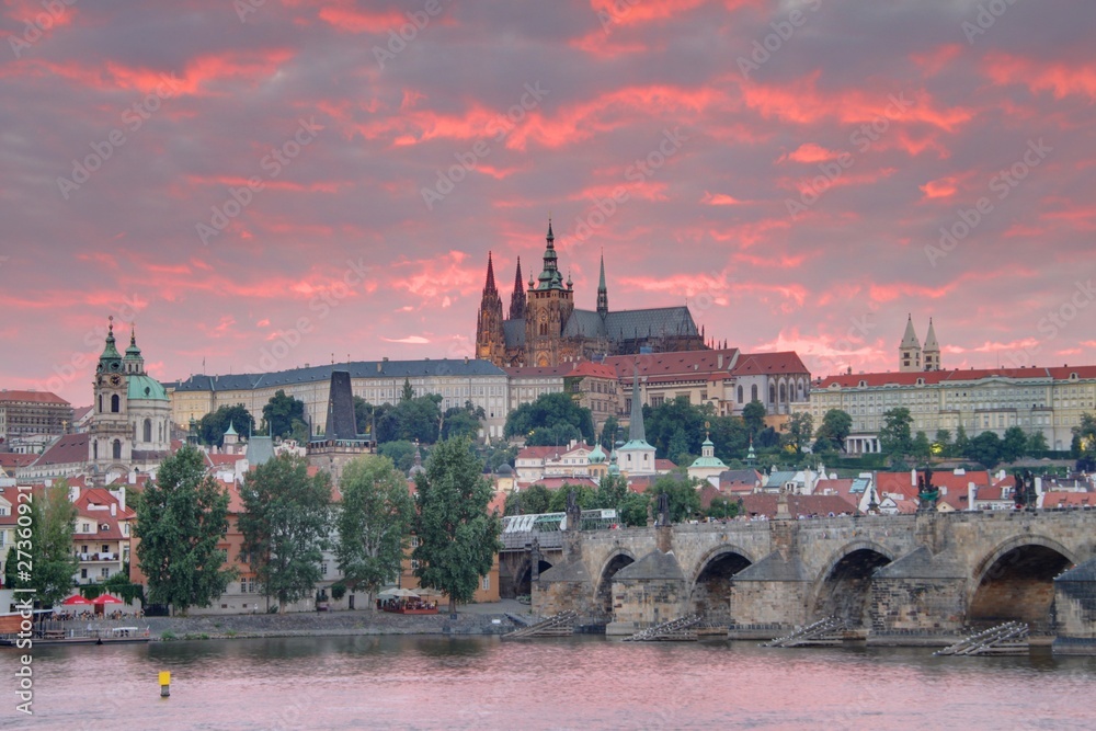 château de Prague, soleil couchant