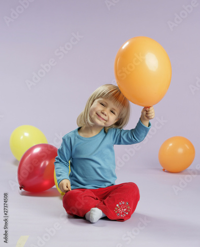 girl with baloons