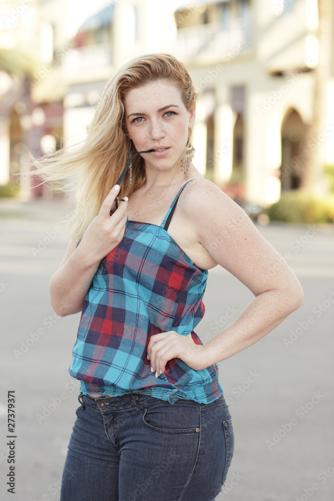 Fashionable woman in the city Fashionable woman in the city