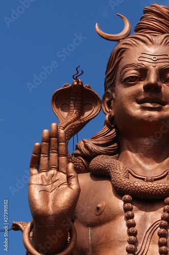 Fotografie, Obraz Zoom sur la grande statue de shiva à Grand Bassin
