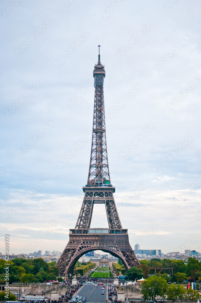 Fototapeta premium Paris, the beautiful Eiffel Tower.