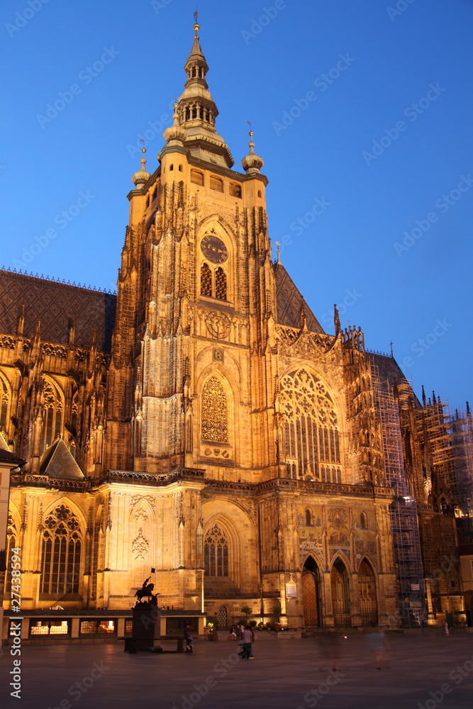 parvis de la cathédrale du chateau de Prague