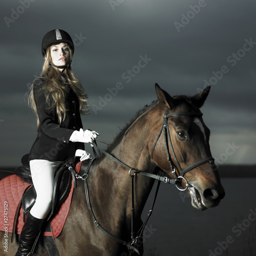 Elegant rider © Egor Mayer