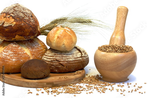 Пшеница и свежий хлеб